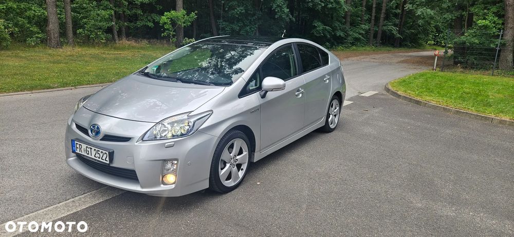 Toyota Prius (Hybrid) Executive - 3