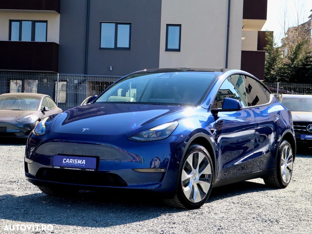 Tesla Model Y - 3