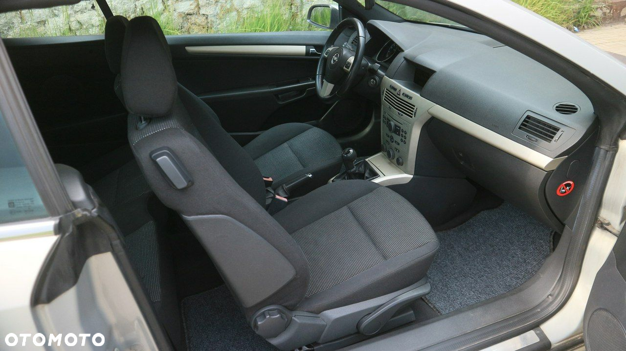 Opel Astra GTC 1.6 Edition - 31