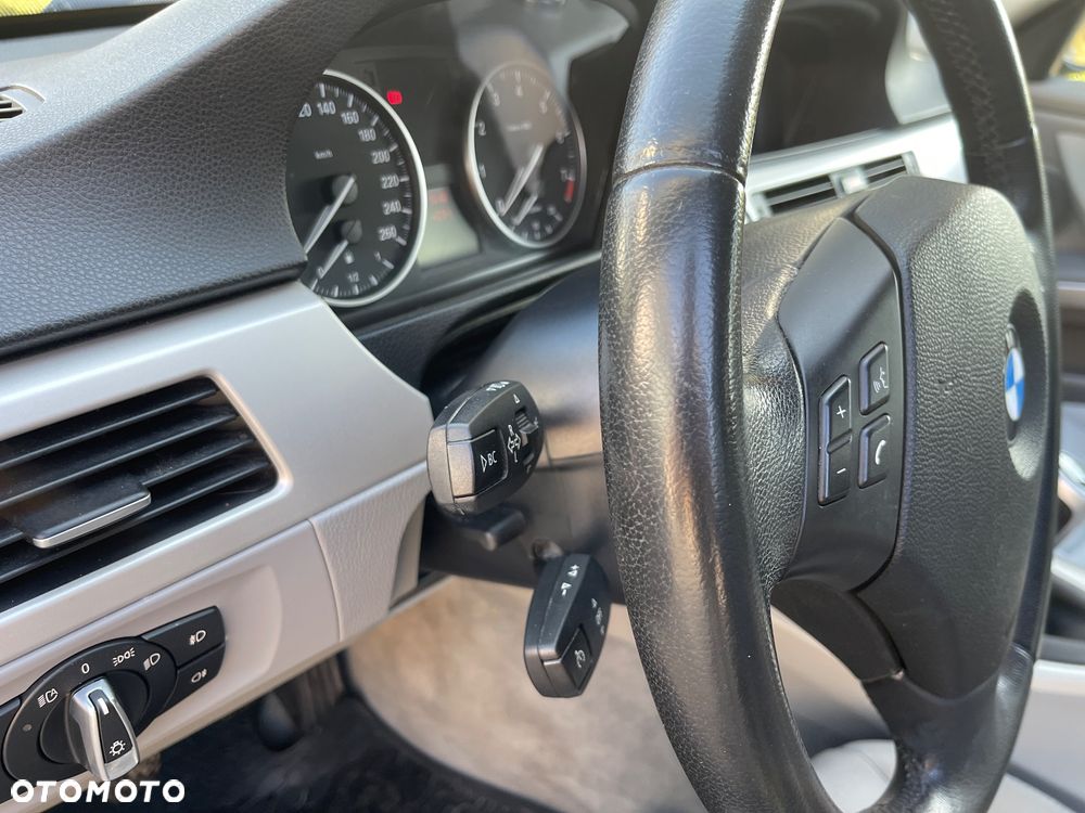 BMW Seria 3 320i - 10
