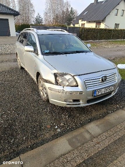 Toyota Avensis - 1