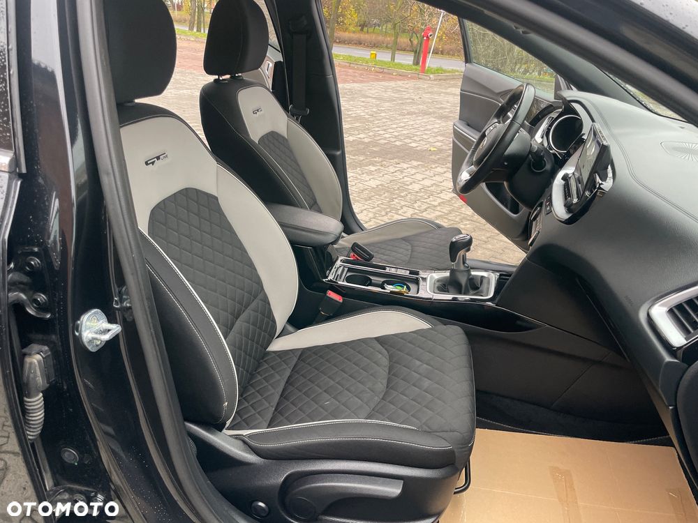 Kia ProCeed 1.5 T-GDI GT Line - 35