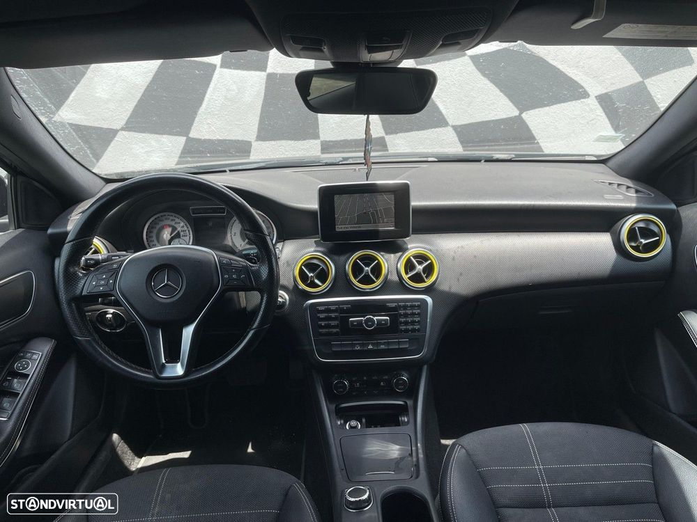 Mercedes-Benz A 180 d 8G-DCT AMG Line - 3