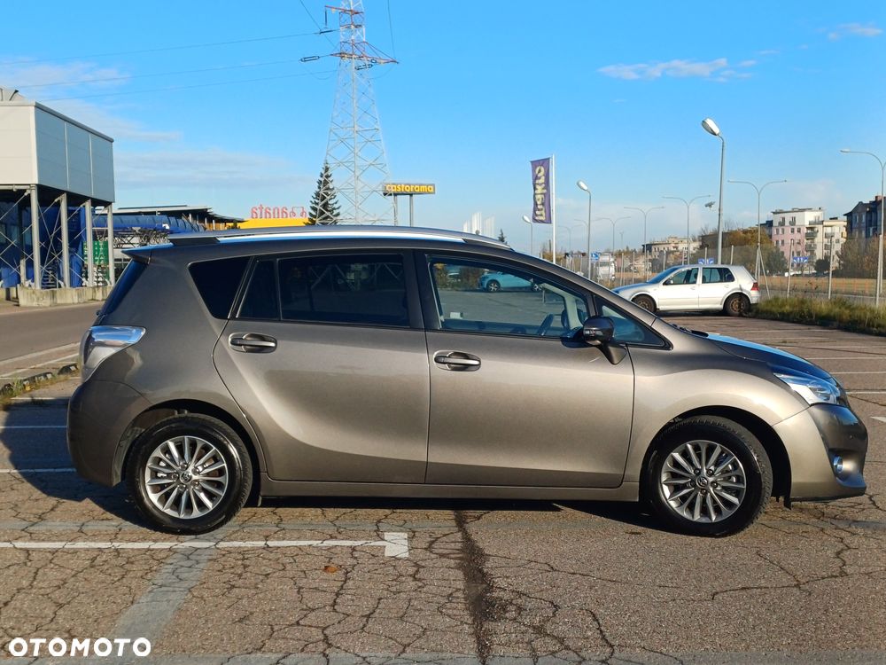 Toyota Verso 2016 photo 5