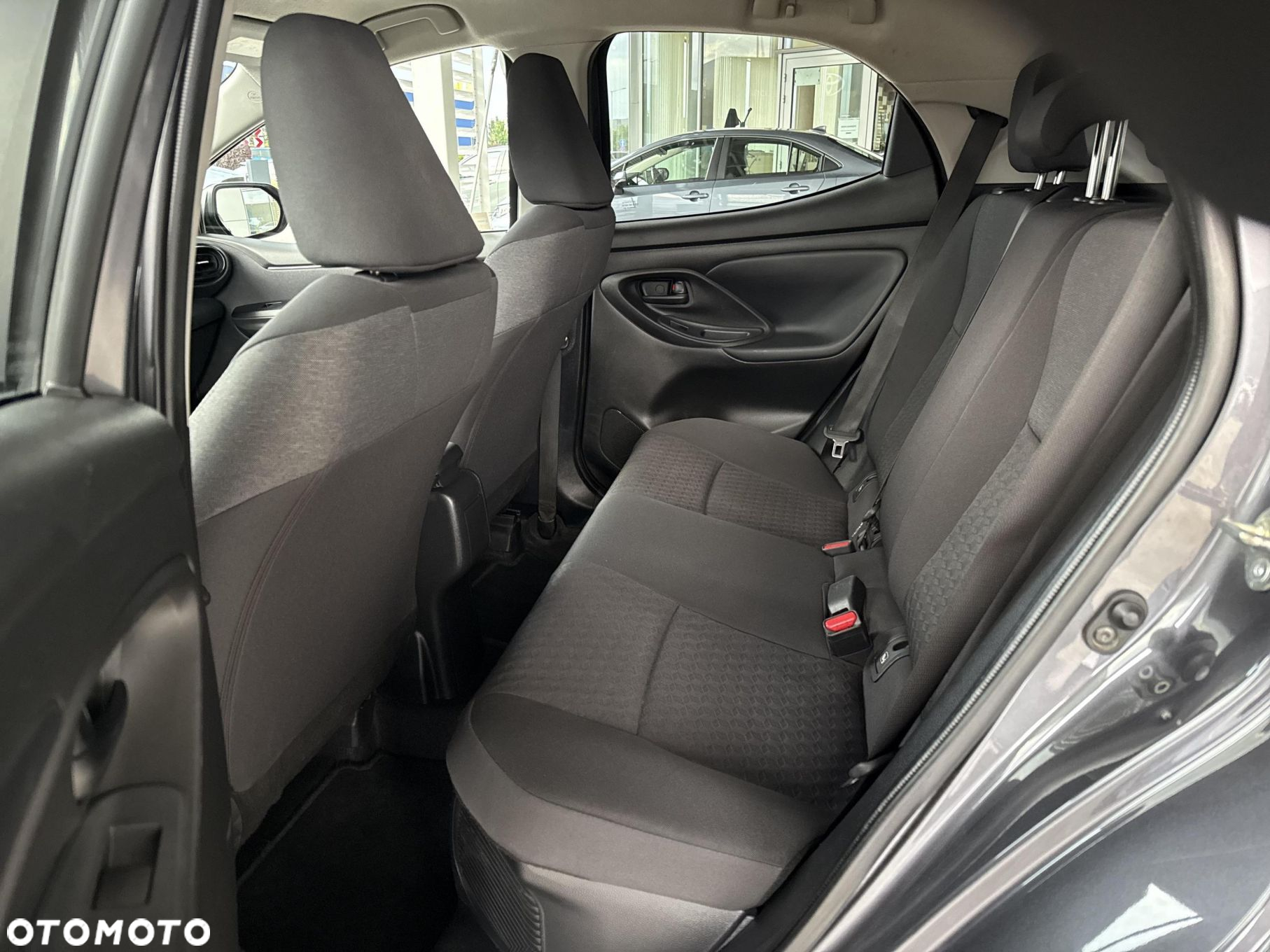 Toyota Yaris Hybrid 1.5 Comfort - 14
