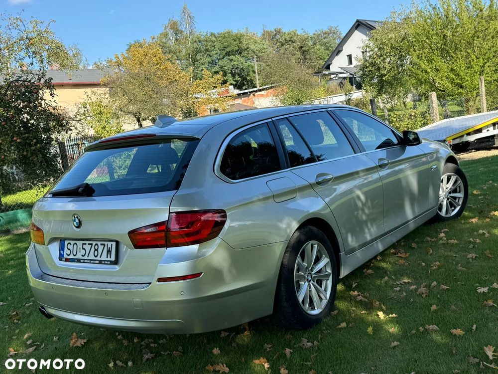 BMW Seria 5 528i xDrive - 9
