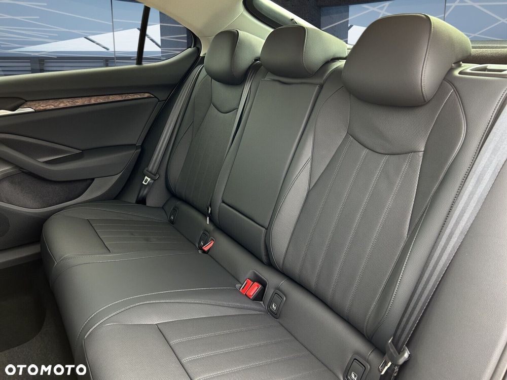 Skoda Superb 2.0 TDI SCR 4x4 L&K DSG - 8