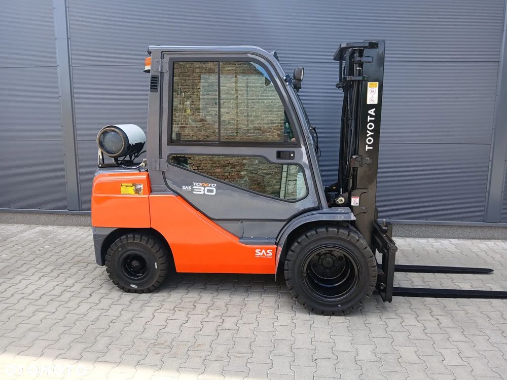 Toyota 02-8FGF30 - 2
