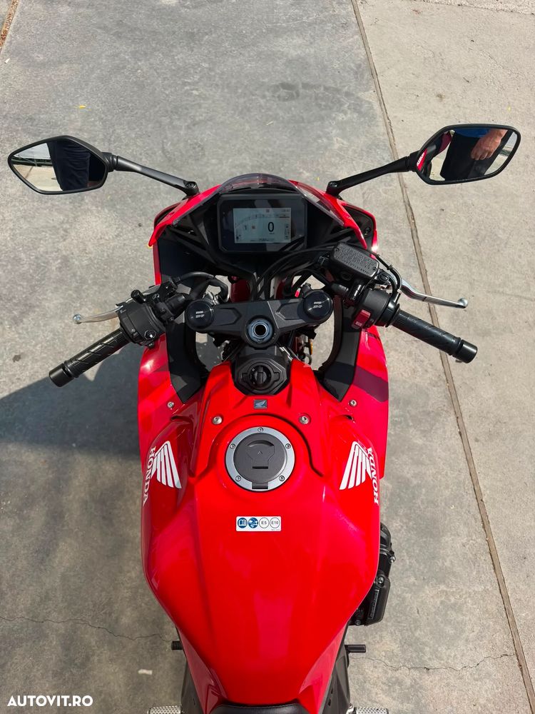 Honda CBR 650R - 5