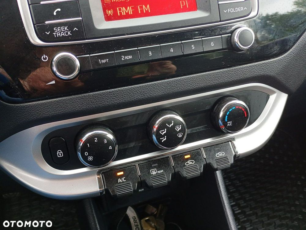 Kia Rio - 24