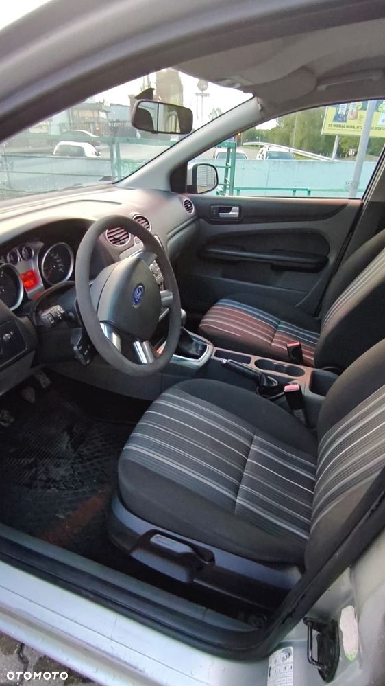 Ford Focus 1.8 TDCi Ambiente - 8