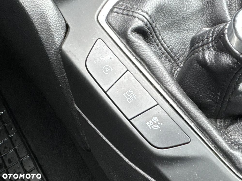 Ford Focus 1.0 EcoBoost Trend - 23
