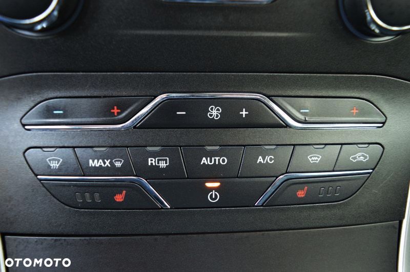 Ford S-Max - 36