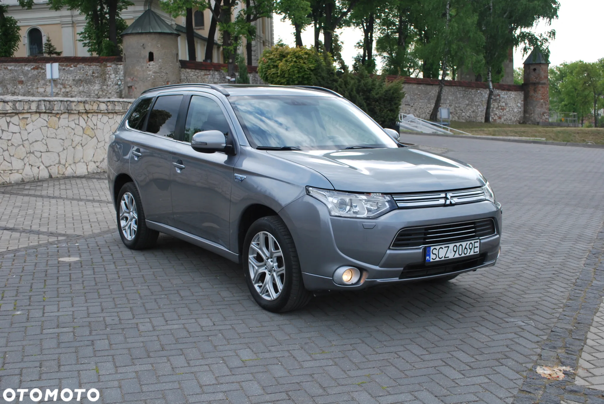 Mitsubishi Outlander 2.0 4WD Plug-In Hybrid Top - 10