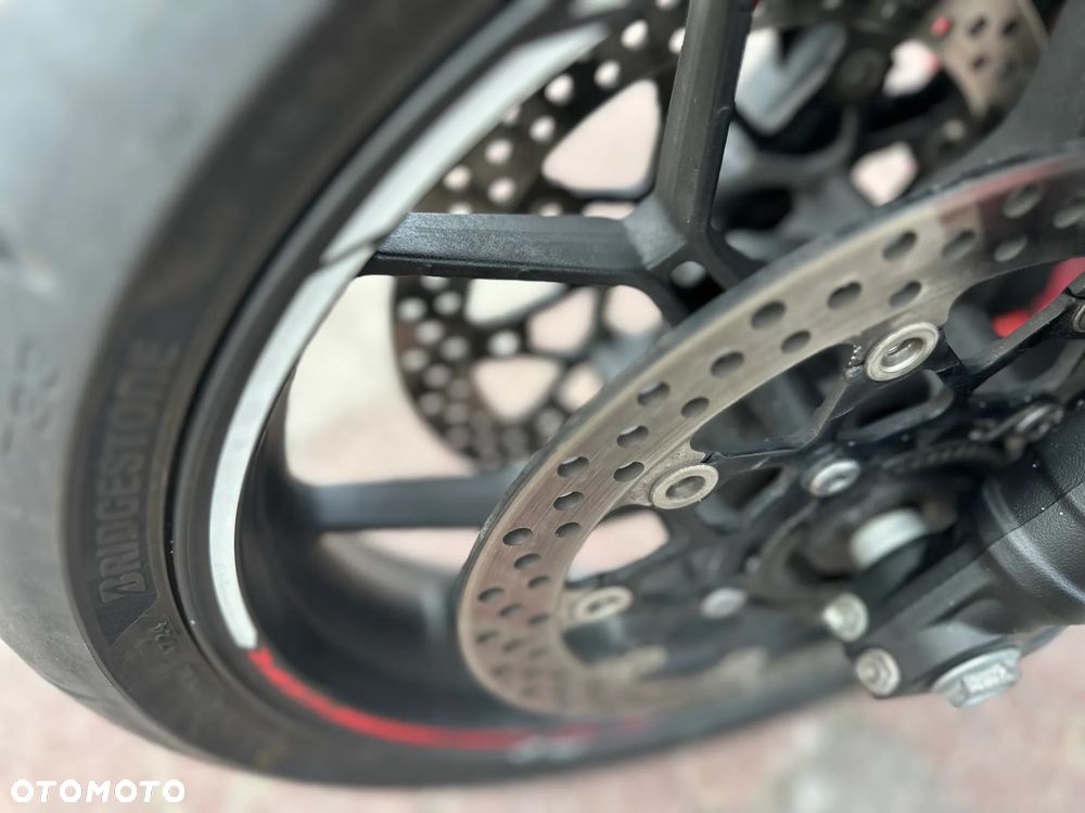 Honda CBR - 12