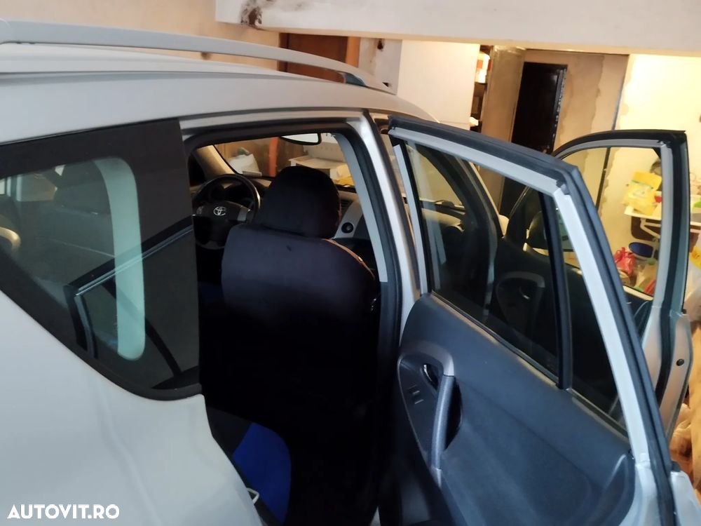 Toyota RAV4 2.0 Luxury - 3