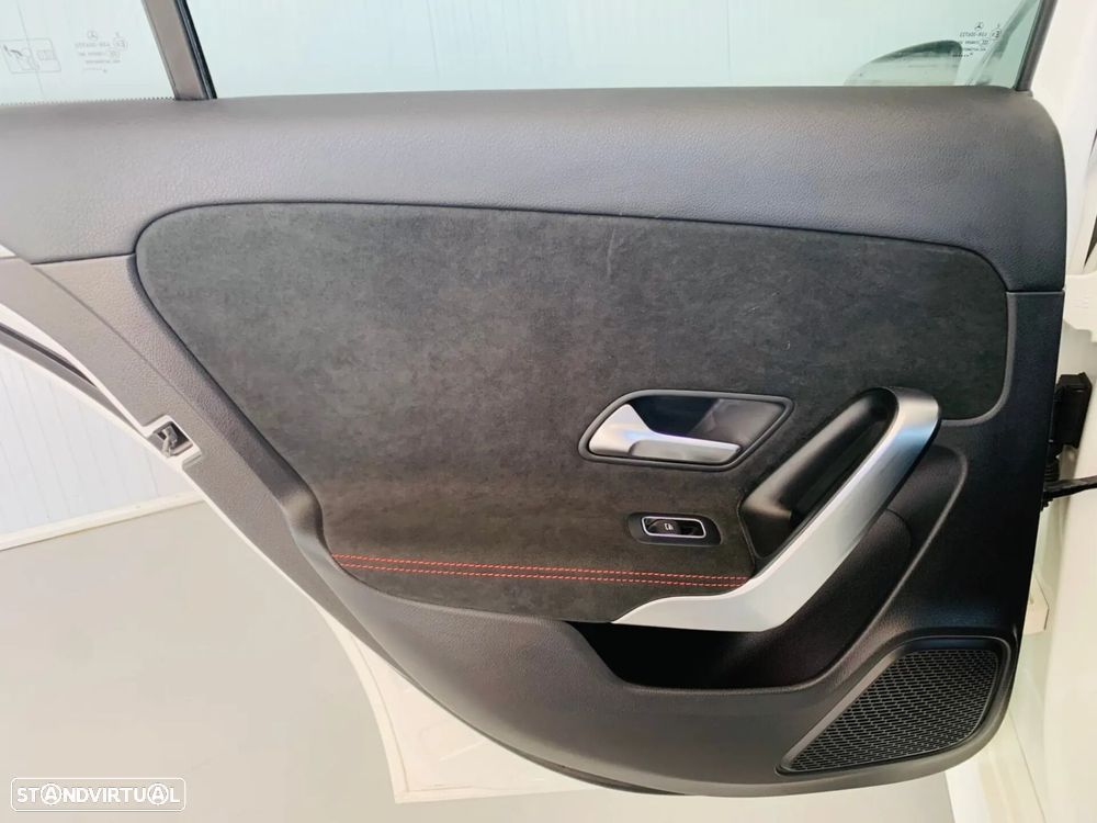 Mercedes-Benz A 180 Limousine d AMG Line - 37