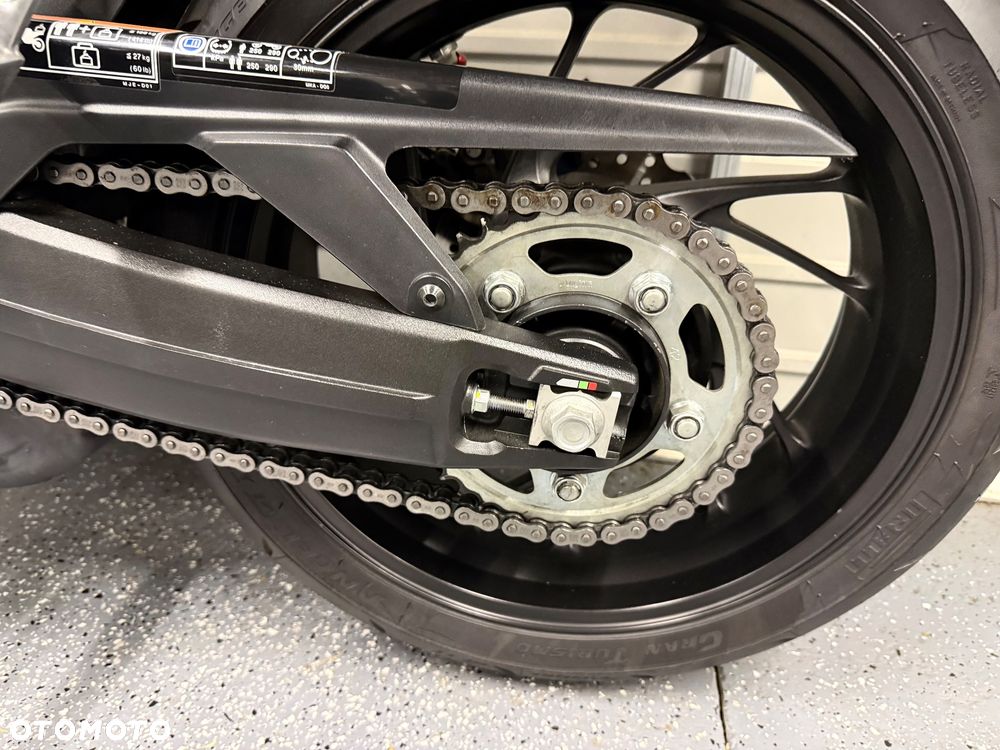 Honda CB - 16