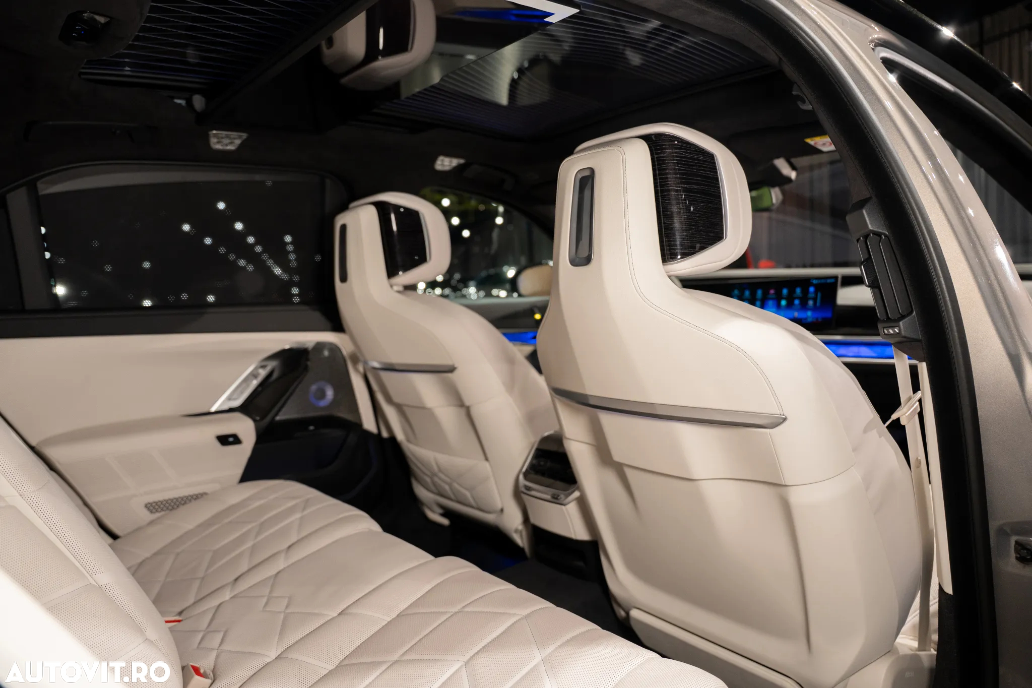 BMW Seria 7 740d xDrive MHEV - 30