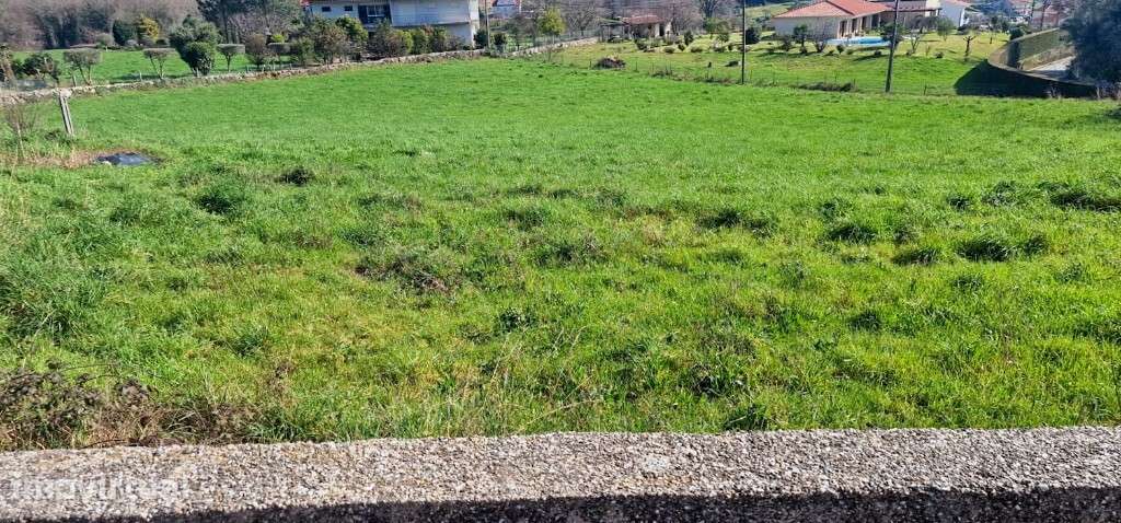 Terreno em zona de construção  - Serzedelo, Póvoa de Lanhoso - Grande imagem: 5/10