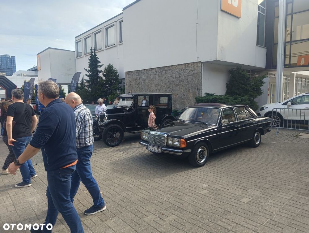 Mercedes-Benz W123 - 2