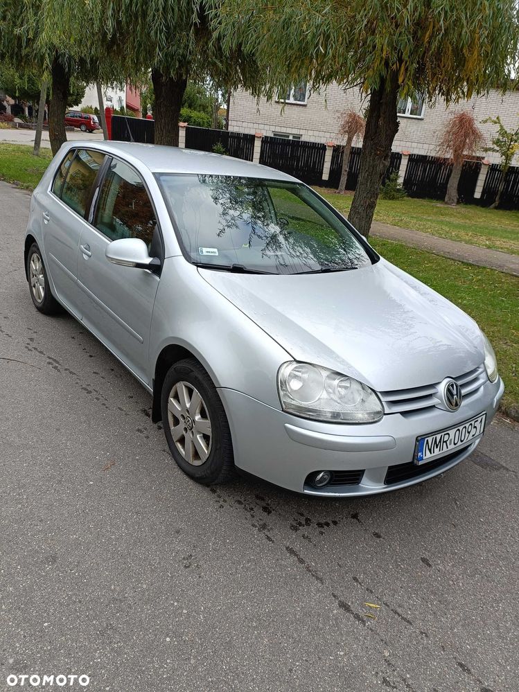 Volkswagen Golf - 2