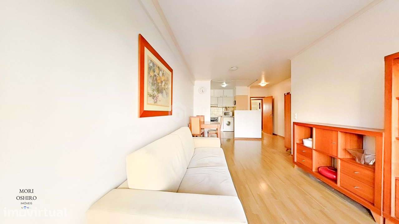 APARTAMENTO T1 COM GARAGEM E ARRECADAÇÃO EM TELHEIRAS | METRO, COMÉRCI - Grande imagem: 4/24