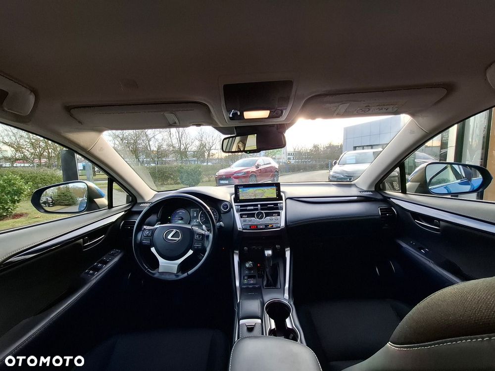 Lexus NX 300h Optimum AWD - 28