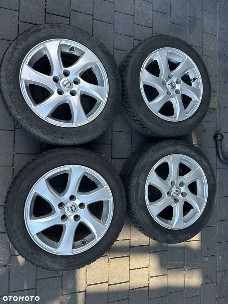 Koła zimowe Felgi Volvo 5x108 ET50 Goodyear 205/55/16