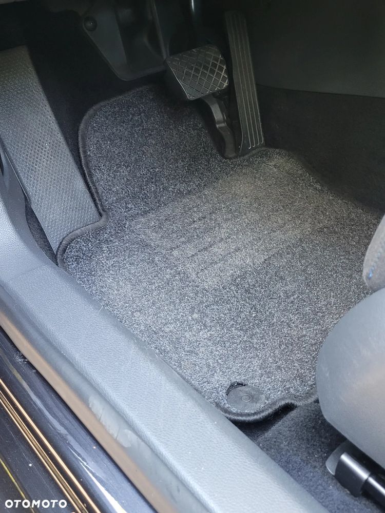 Volkswagen Golf - 36