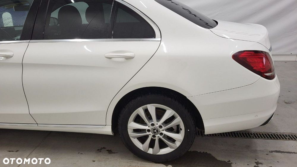 Mercedes-Benz Klasa C 200 4MATIC 9G-TRONIC - 9