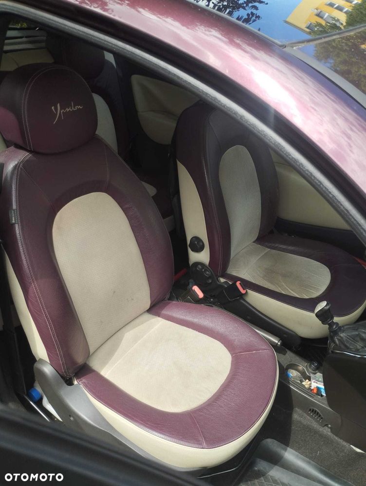 Lancia Ypsilon - 5