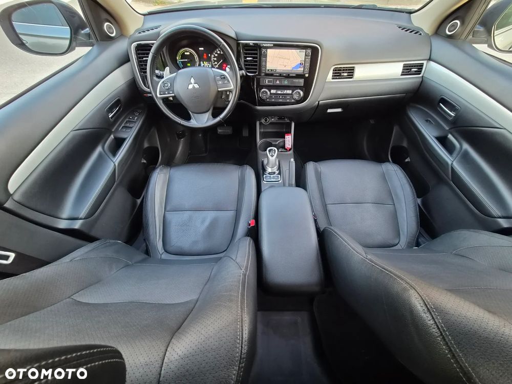 Mitsubishi Outlander - 6