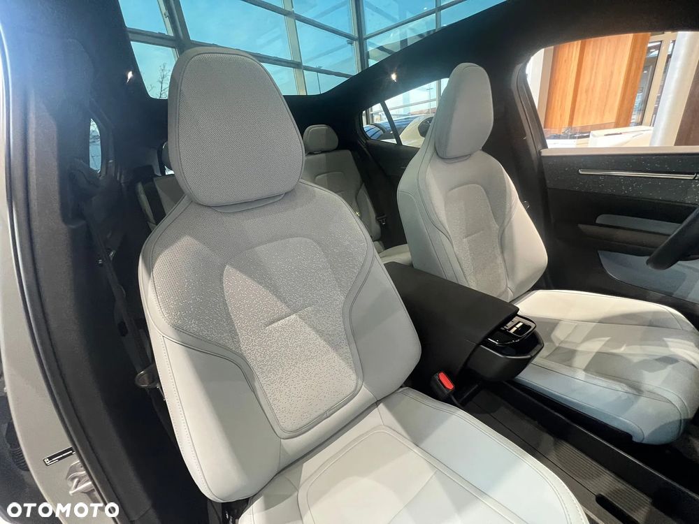 Volvo EX30 Twin Motor Performance AWD Black Edition Ultra - 3