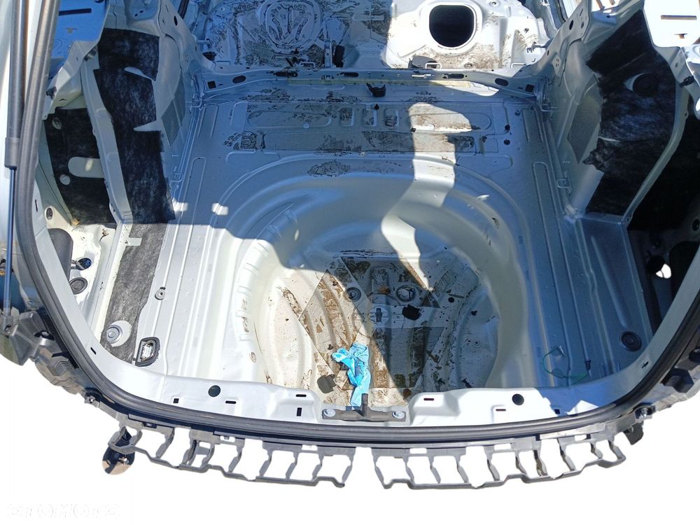 PAS TYLNY WANNA SKODA OCTAVIA IV KOMBI LAK: LA7W (19-24) - 5