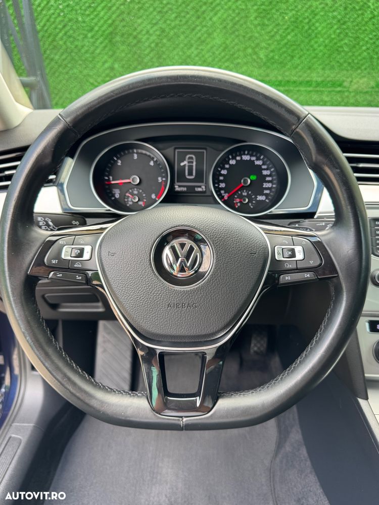 Volkswagen Passat 2.0 TDI SCR DSG Highline - 16