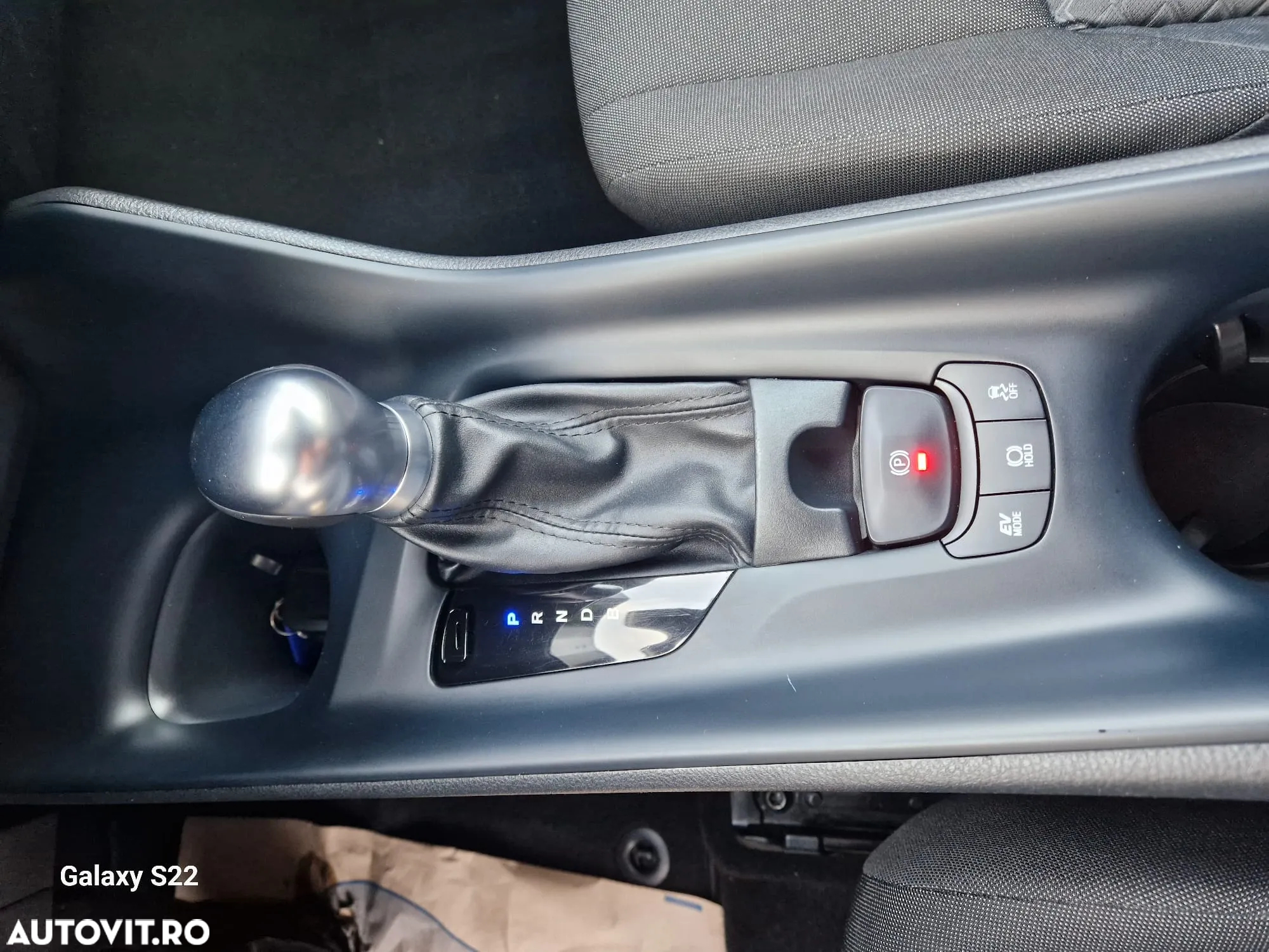 Toyota C-HR 1.8 HSD 4x2 CVT C-enter - 17