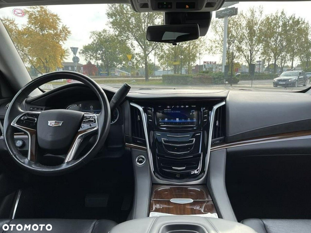 Cadillac Escalade - 17