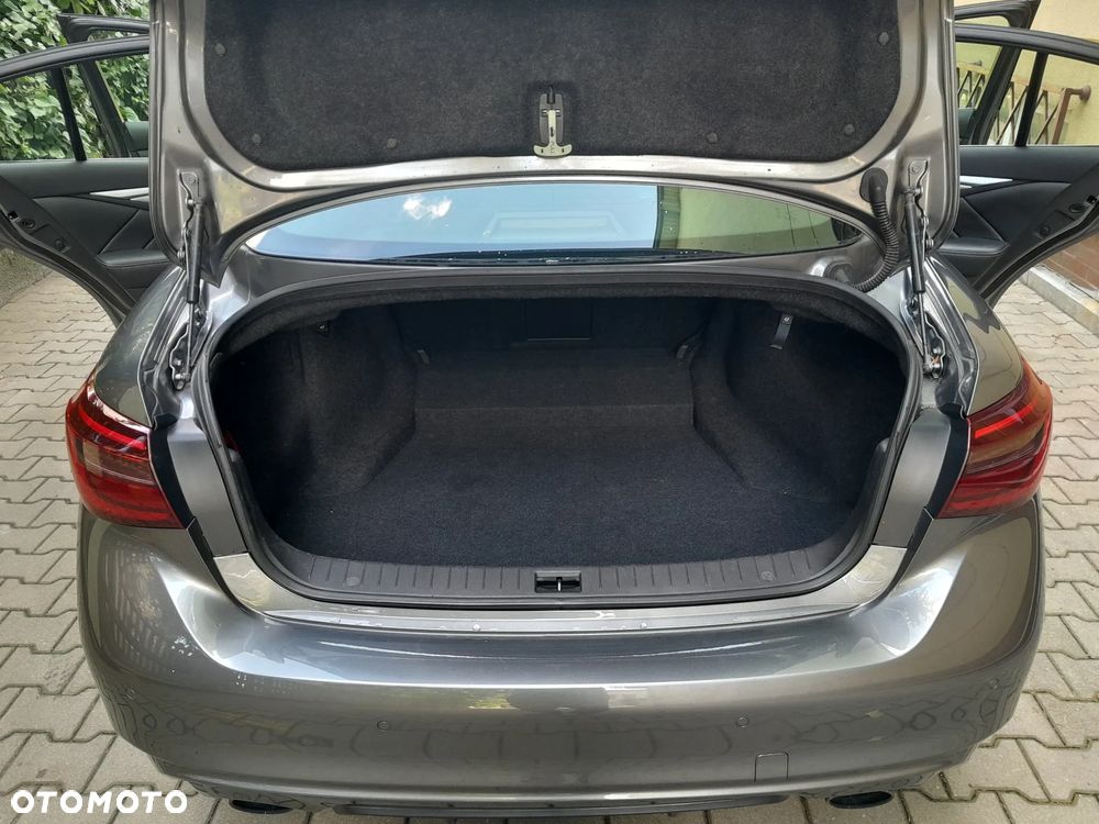 Infiniti Q50 2.0t Premium - 11