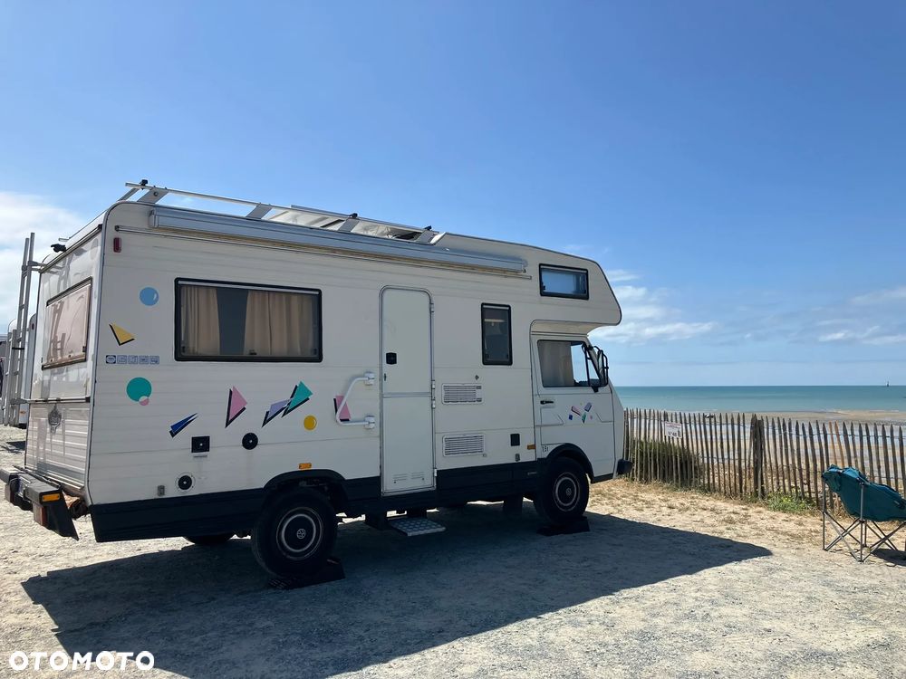 Volkswagen LT31 Karmann-Mobil - 9