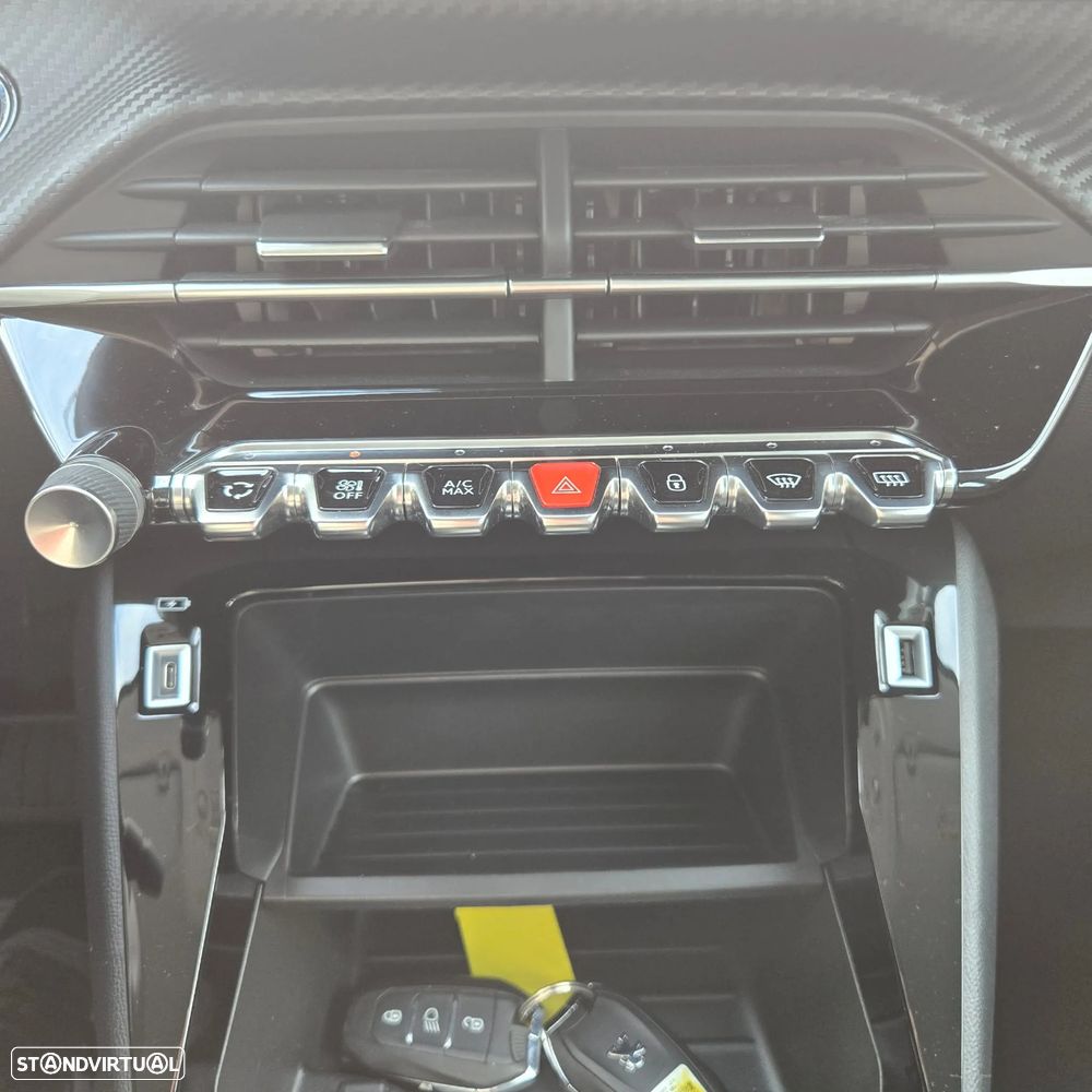 Peugeot e-208 Active Pack - 23