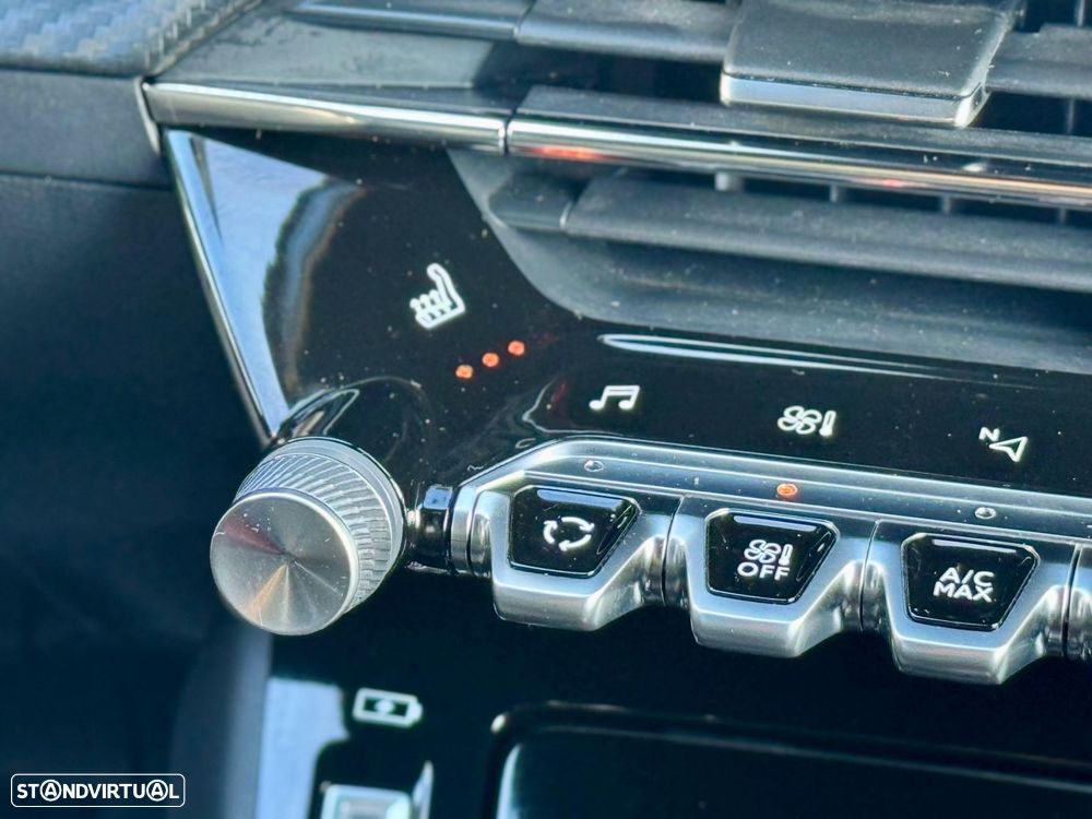 Peugeot 2008 1.2 PureTech GT Line EAT8 - 37