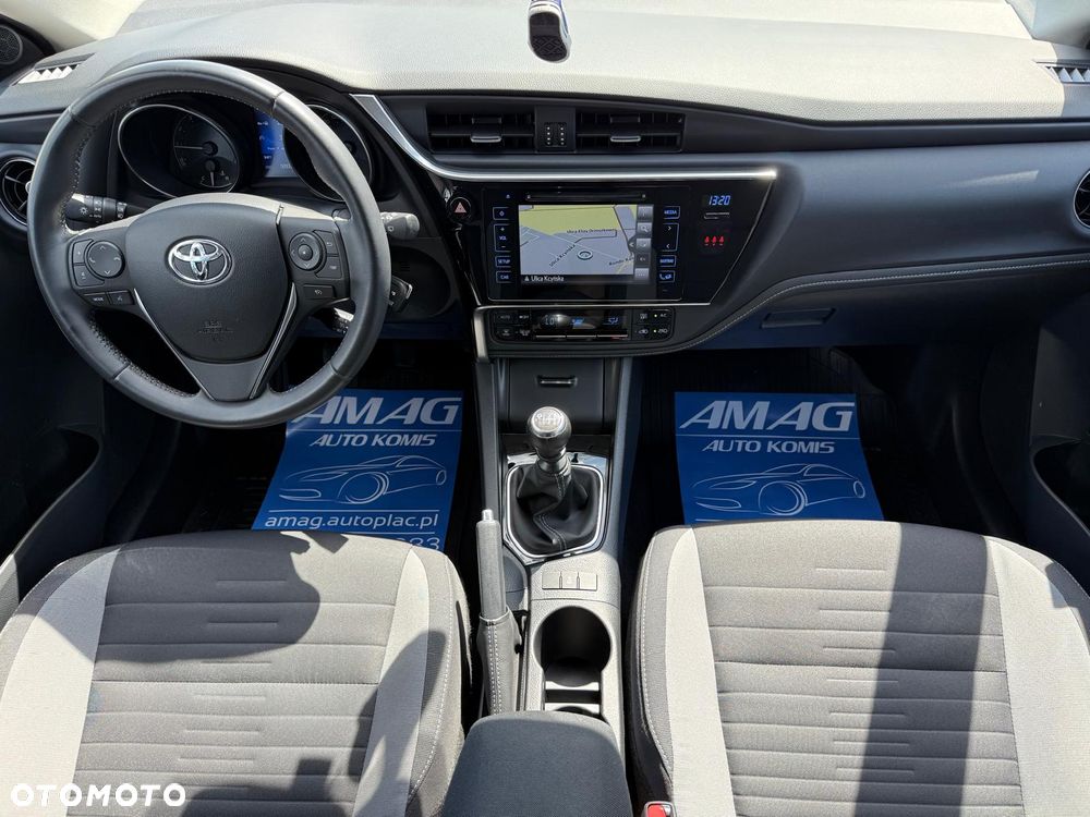 Toyota Auris 1.6 Premium Comfort - 21