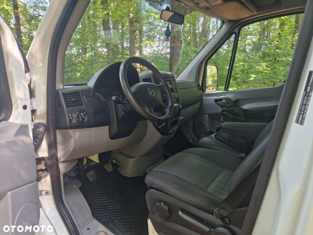 Mercedes-Benz Sprinter - 14