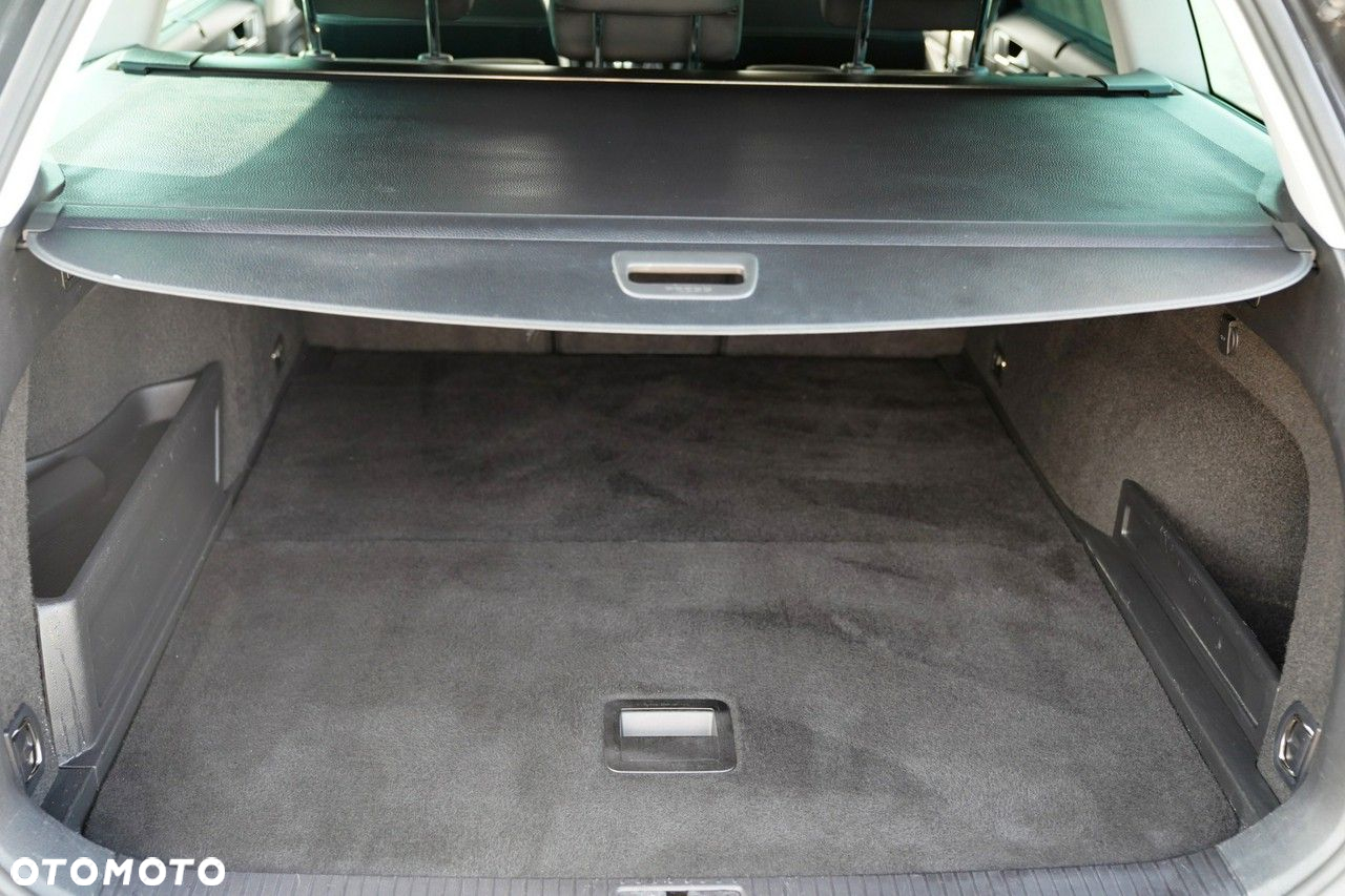 Volkswagen Passat - 15