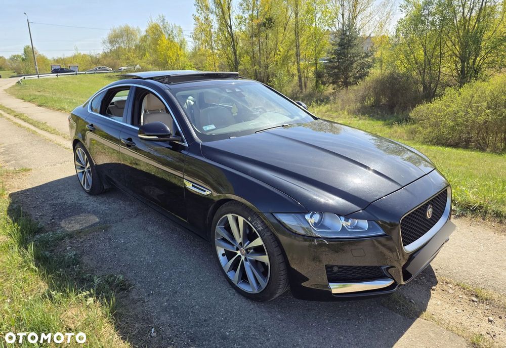 Jaguar XF 3.0 TDV6 300 Sport - 4