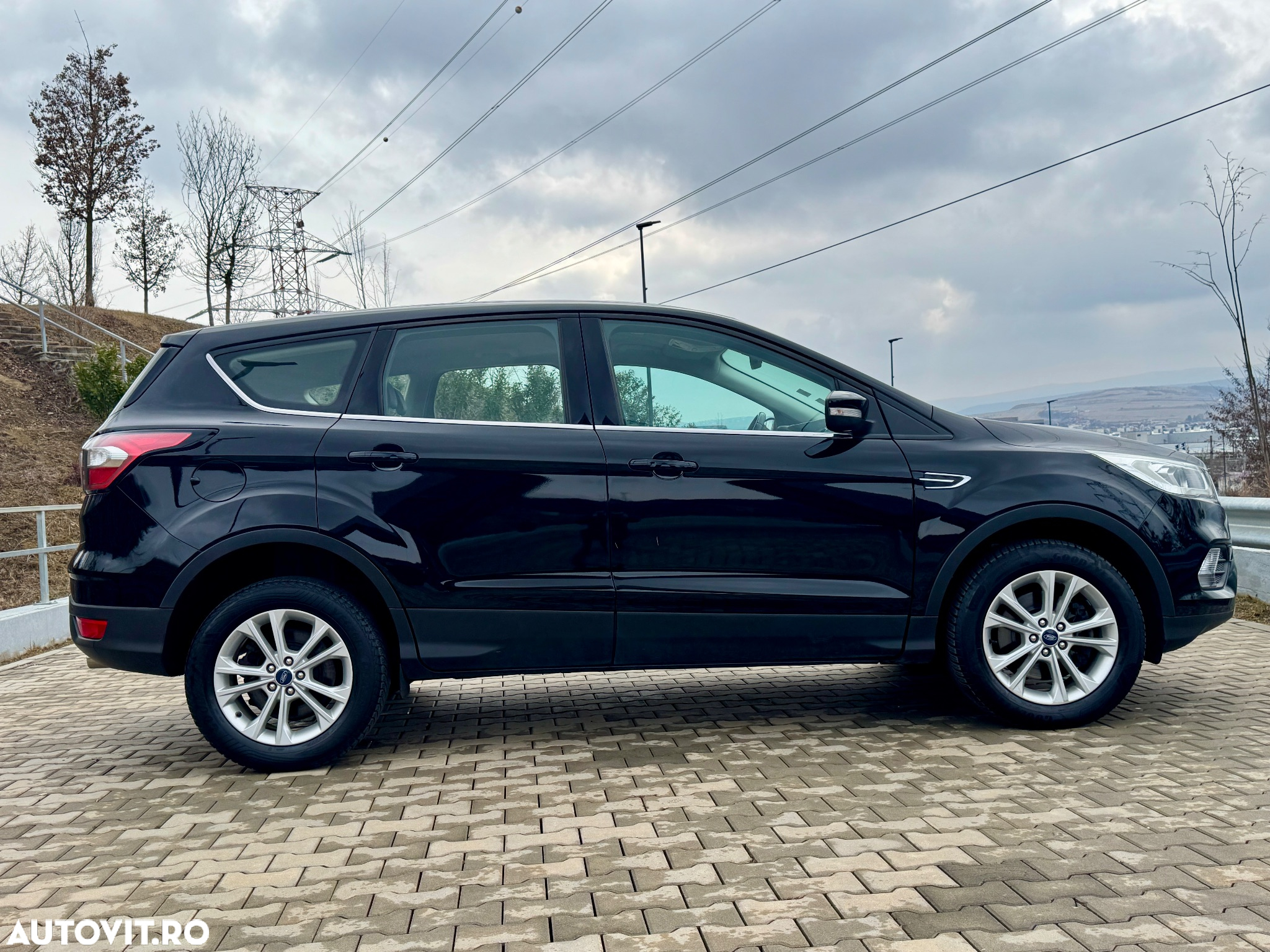 Ford Kuga 2.0 TDCi 2x4 Aut. Cool & Connect - 5