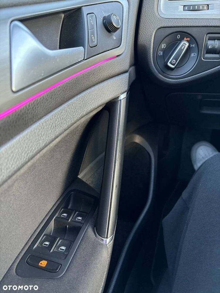 Volkswagen Golf 1.6 TDI DPF BlueMotion Technology Comfortline - 19