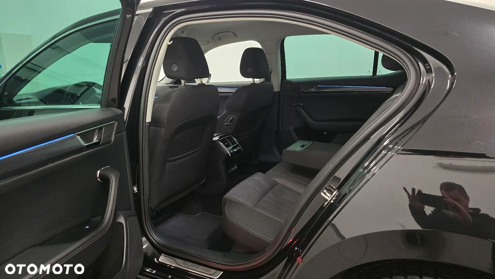 Skoda Superb 2.0 TDI SCR 4x4 Sportline DSG - 5