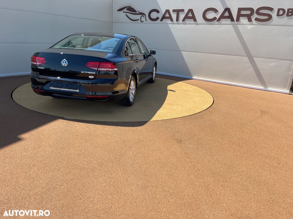 Volkswagen Passat 2.0 TDI SCR Comfortline - 15